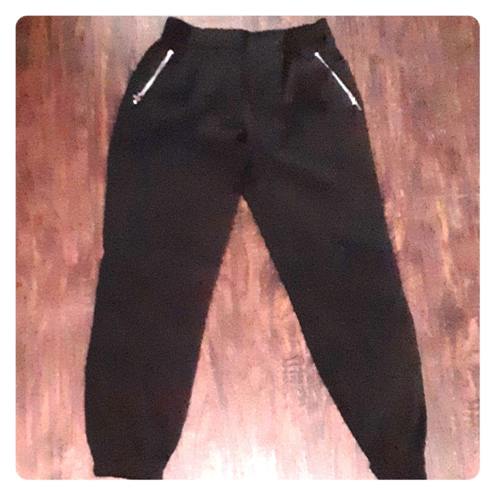 Black zipper pocket joggers